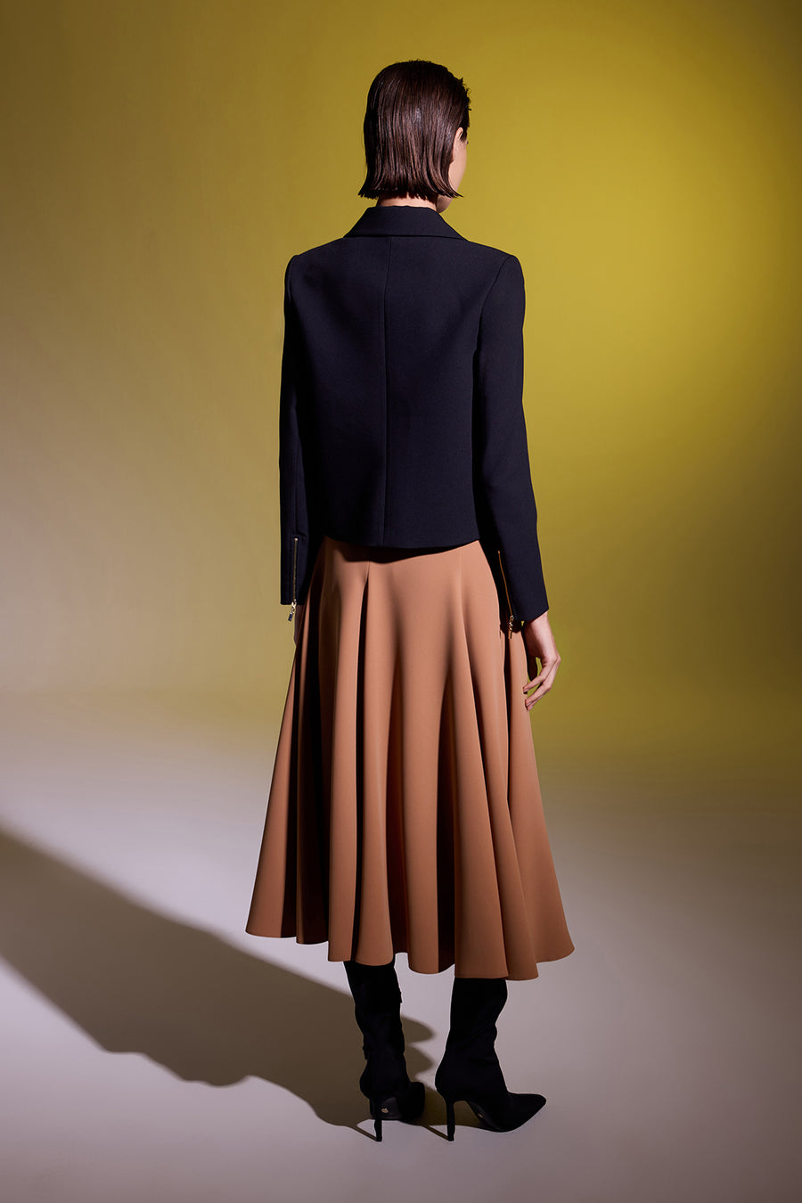 SİYAH KUŞAKLI CEP DETAYLI TEK DÜĞMELİ KADIN CEKET