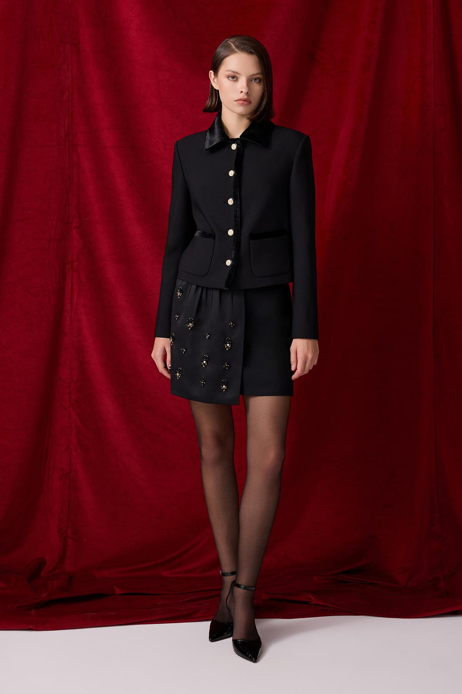 SİYAH GÖMLEK YAKA KADİFE DETAYLI KADIN CEKET