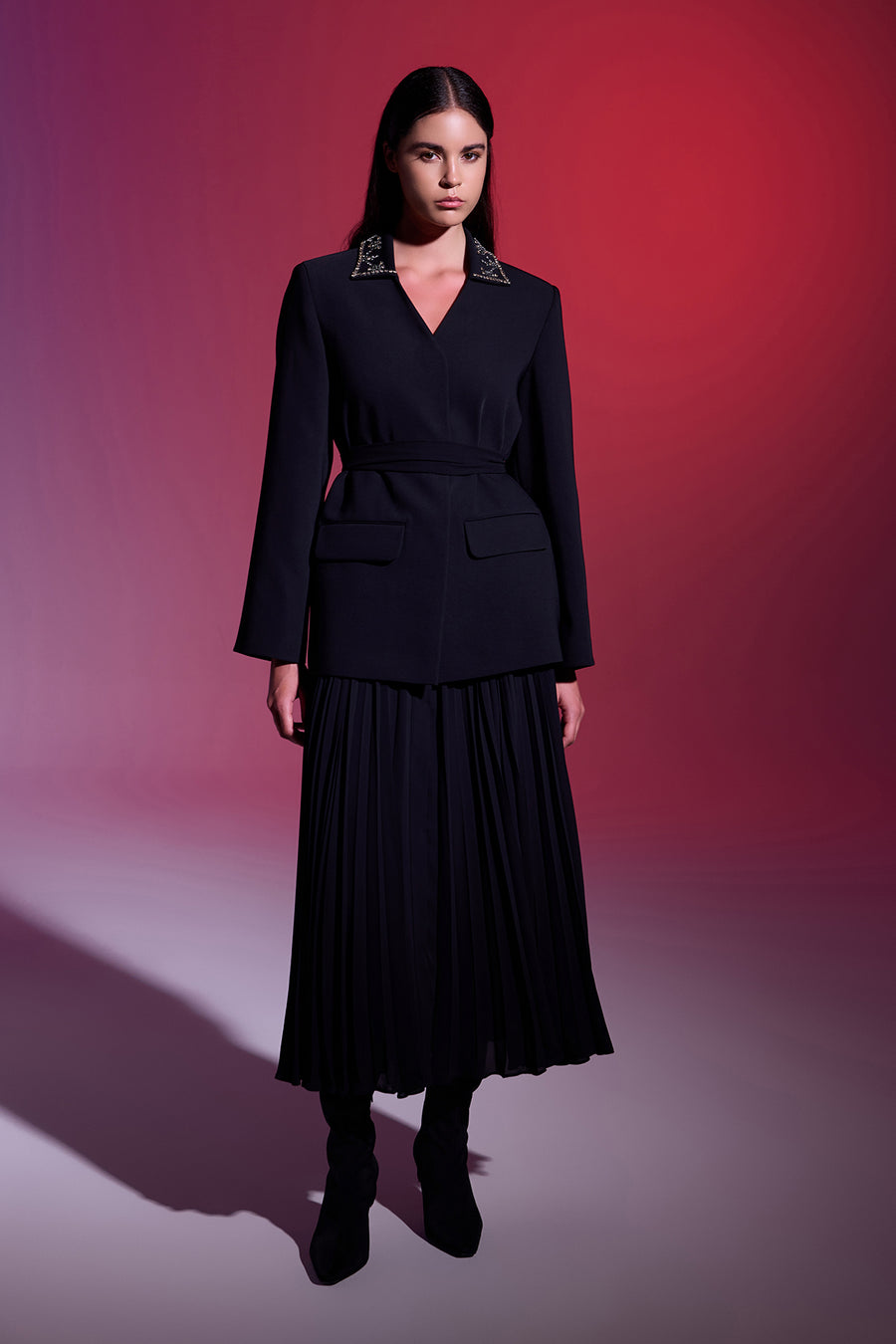 SİYAH TAŞ İŞLEMELİ KADIN CEKET