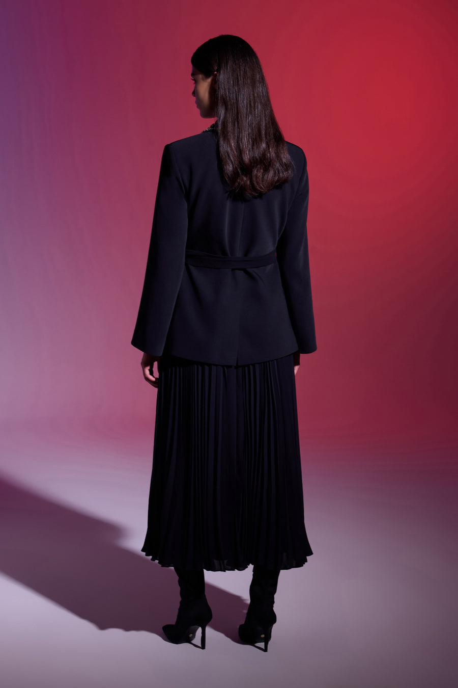 SİYAH TAŞ İŞLEMELİ KADIN CEKET