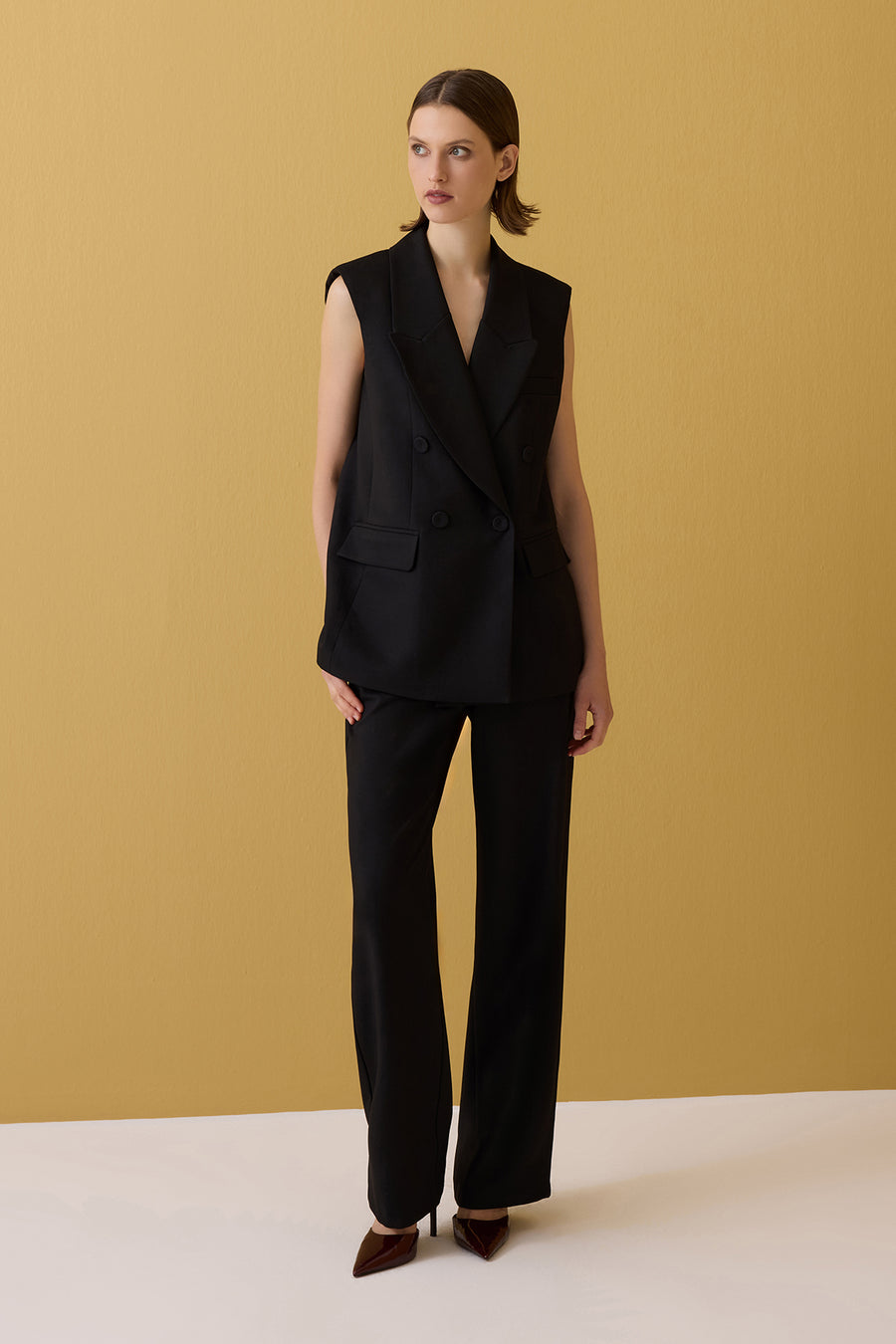 SİYAH KOLSUZ KADIN YELEK PANTOLON TAKIM