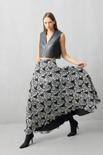 BLACK AND WHITE HEART PATTERNED FLARED LONG SKIRT