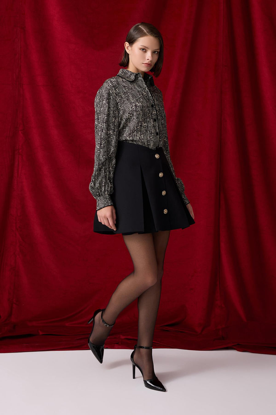 SİYAH GOLD DÜĞME DETAYLI PİLELİ MİNİ ETEK