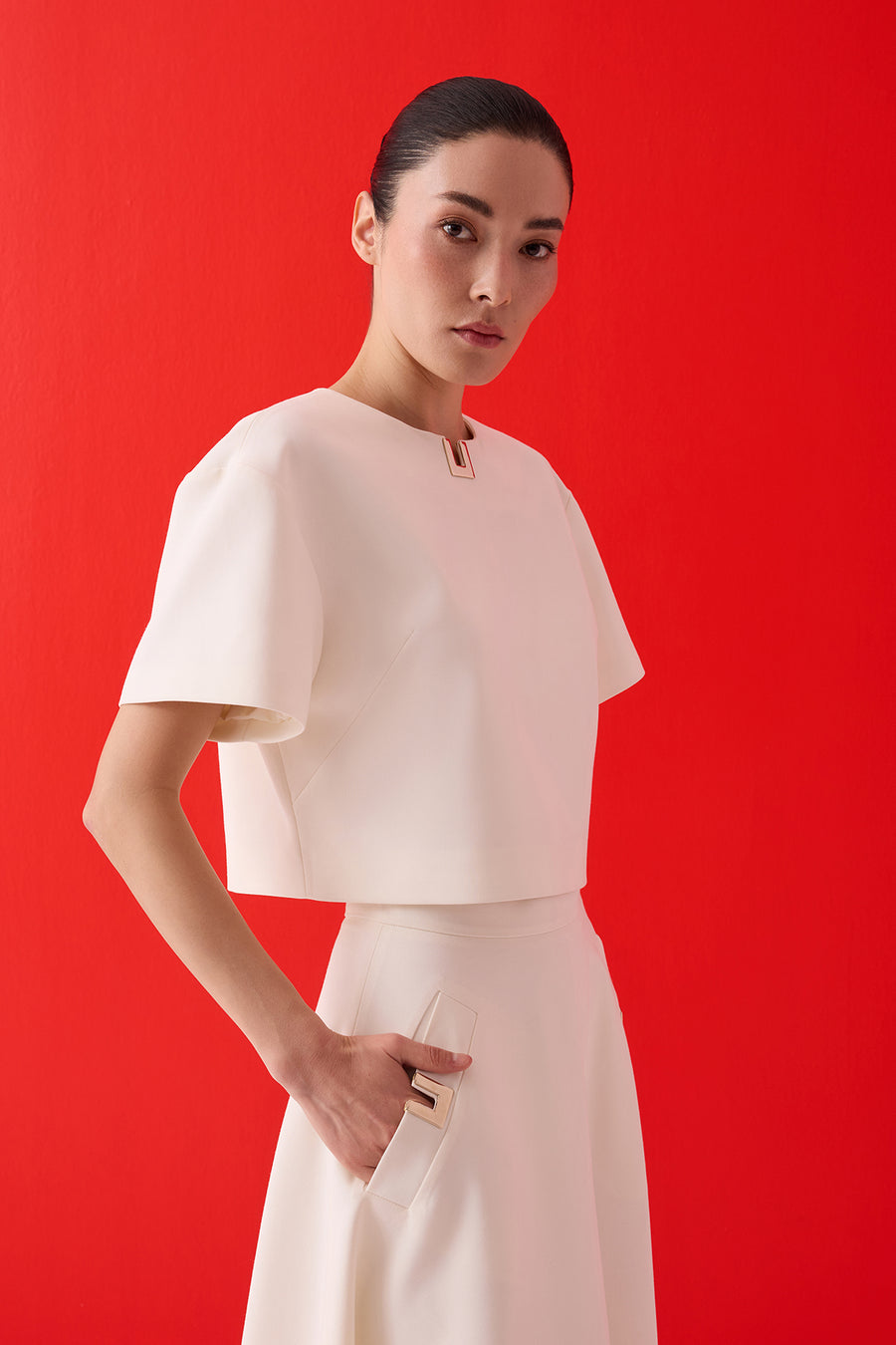 ECRU COLLAR BLOUSE WITH GOLD ACCESSORY DETAILS
