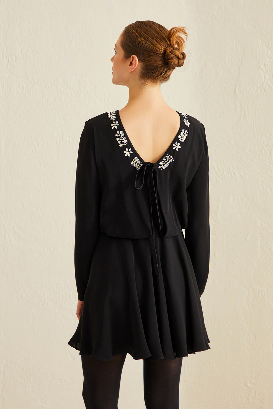 BLACK COLLAR STONE EMBROIDERED MINI DRESS WITH FLOORS
