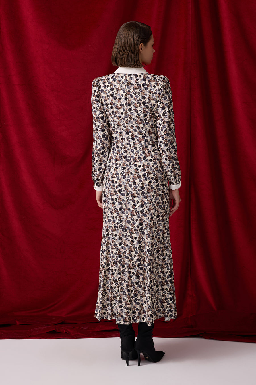 DESENLİ CEKET YAKA FİYONK DETAYLI MİDİ BOY ELBİSE