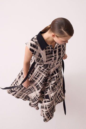 BLACK AND WHITE FLOUNCED MIDI DRESS