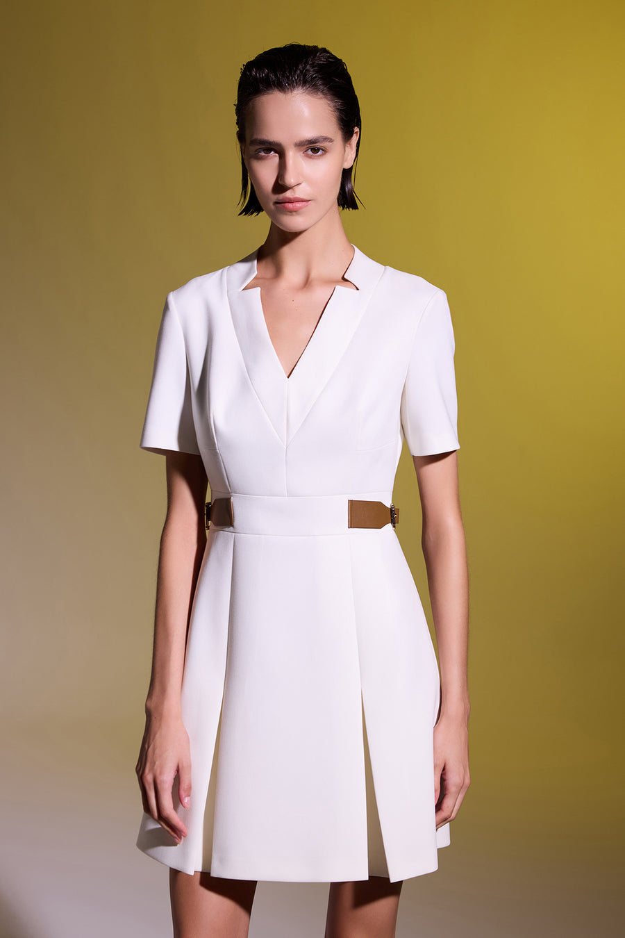 EKRU APOLET KEMERLİ KISA KOLLU MİNİ ELBİSE