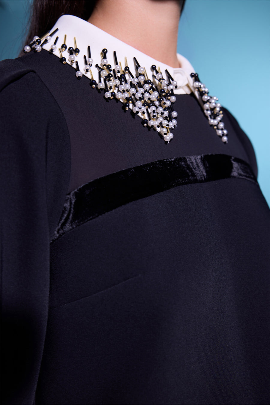 SİYAH TAŞ İŞEMELİ GÖMLEK YAKA UZUN KOLLU MİNİ ELBİSE