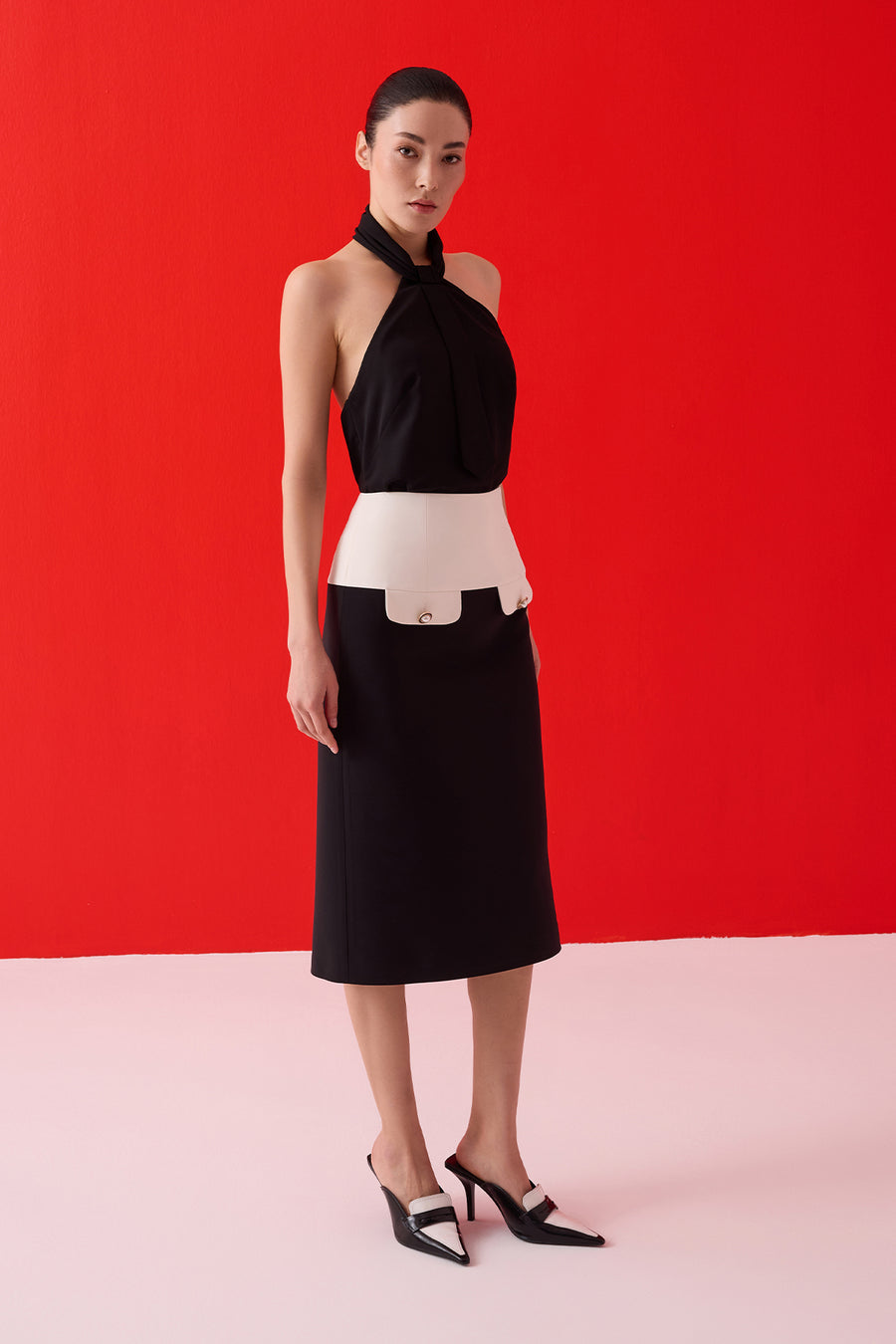 BLACK NECK TIE SLEEVELESS BLOUSE